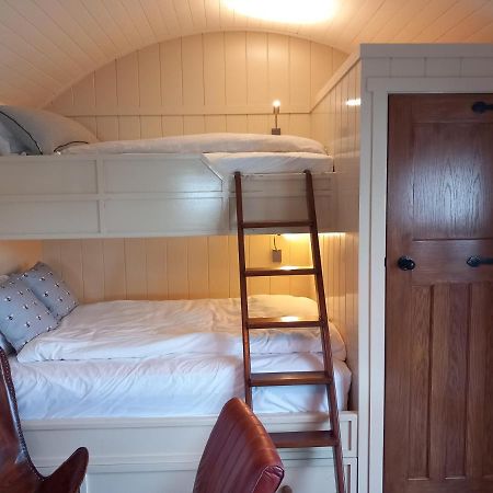 Delightful Shepherds Hut Westport Exterior foto