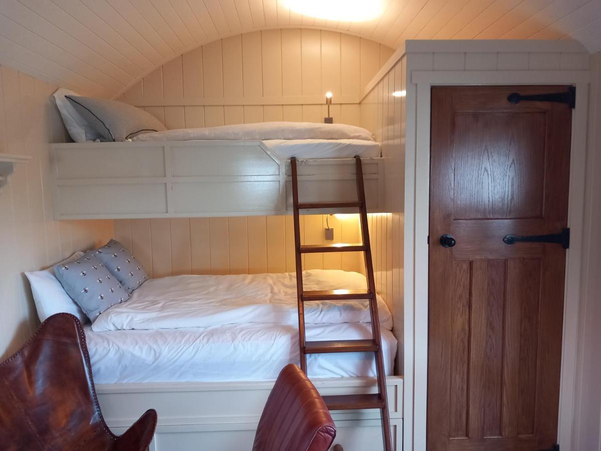 Delightful Shepherds Hut Westport Exterior foto
